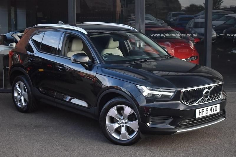 Used Volvo XC40 Momentum 190 HP (139 kW) 2019 Black SUV