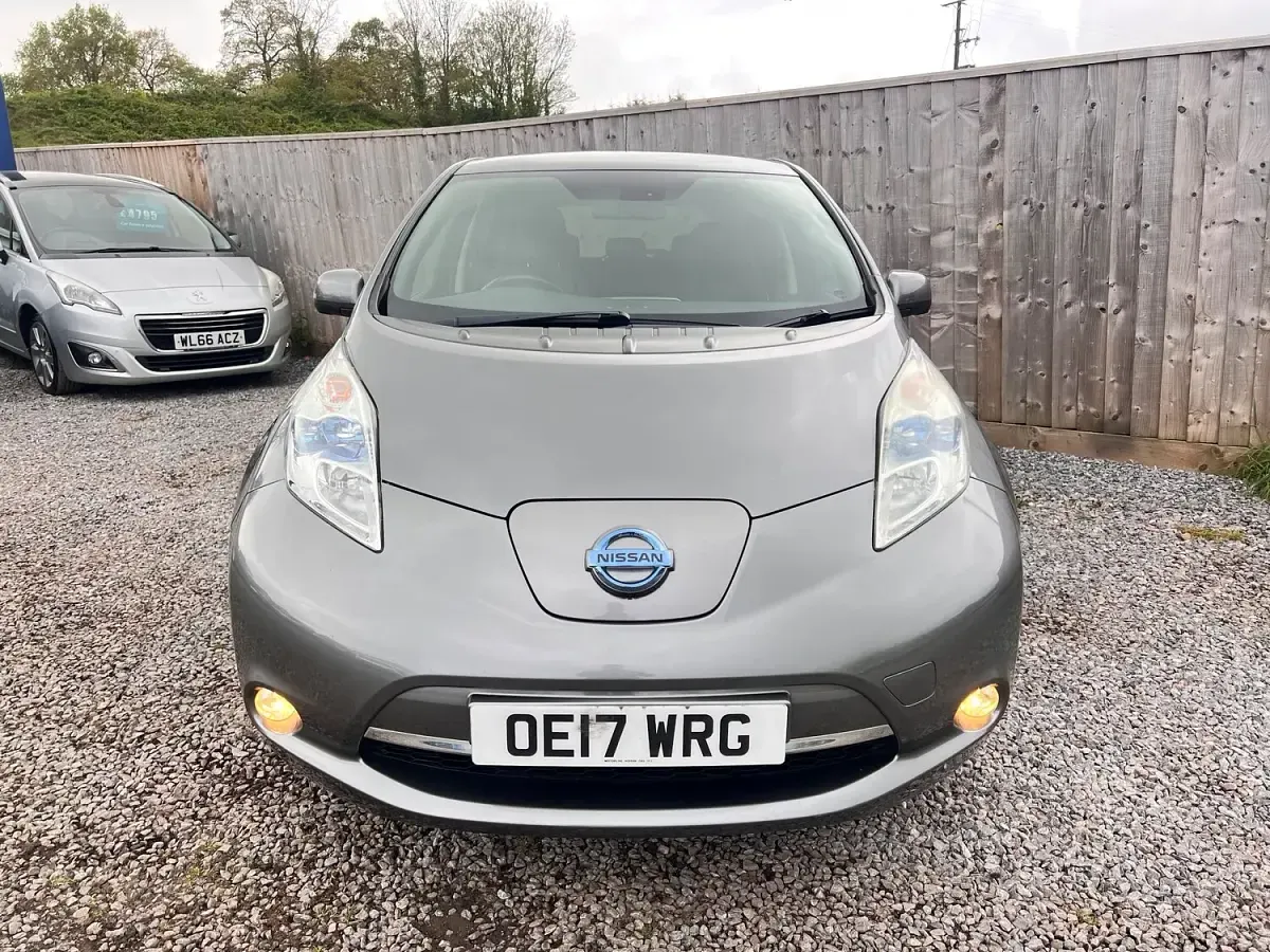 Used Nissan Leaf Tekna 80 kW (109 HP) 2017 Grey Hatchback