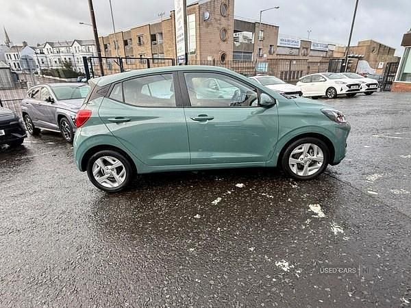 Used Hyundai i10 SE 84 HP (61 kW) 2023 Green Hatchback