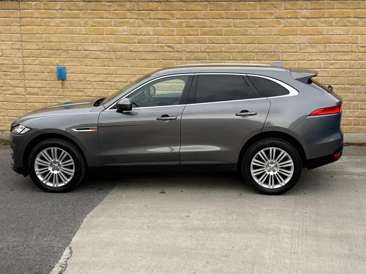 Used Jaguar F-Pace Prestige 177 HP (130 kW) 2016 Grey SUV