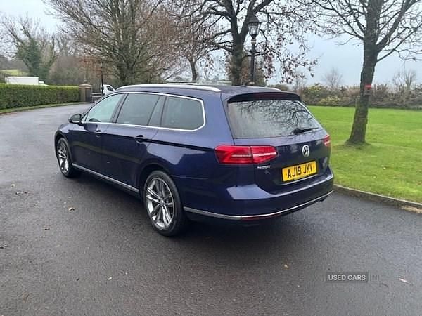 Used VW Passat GT 150 HP (110 kW) 2019 Blue Estate