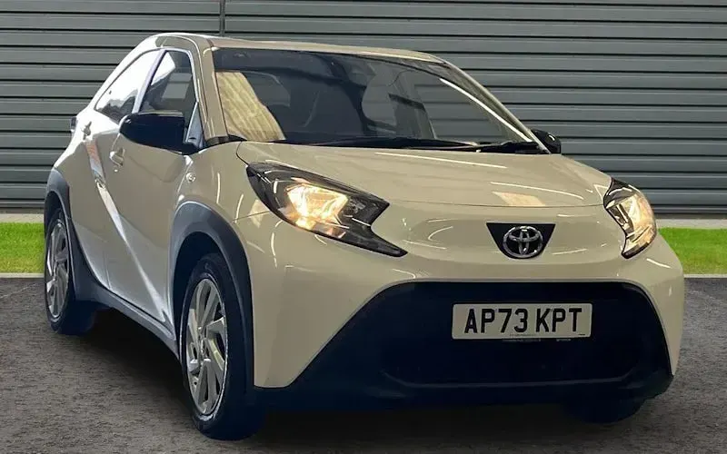 Used Toyota Aygo X PURE 72 HP (52 kW) 2023 SUV
