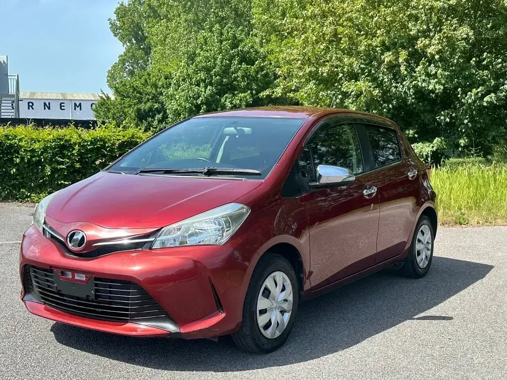 Used Toyota Vitz 2015 Red Hatchback