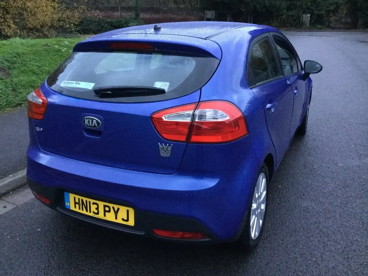 Used Kia Rio 85 HP (62 kW) 2013 Metallic estoril blue Hatchback
