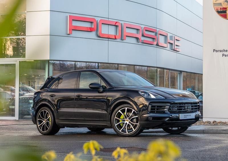 Black Used 2020 Porsche Cayenne SUV | £49,900 (Fair price) - Image 1/4