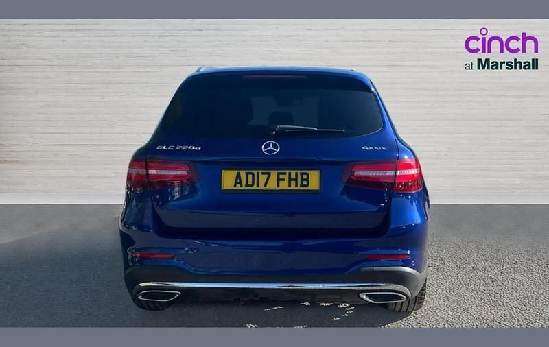 Usado Mercedes GLC220 AMG line 168 HP (123 kW) 2017 Azul SUV