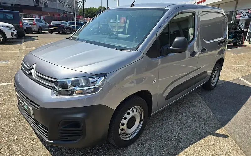 Used Citroën Berlingo 102 HP (75 kW) 2023 Grey MPV