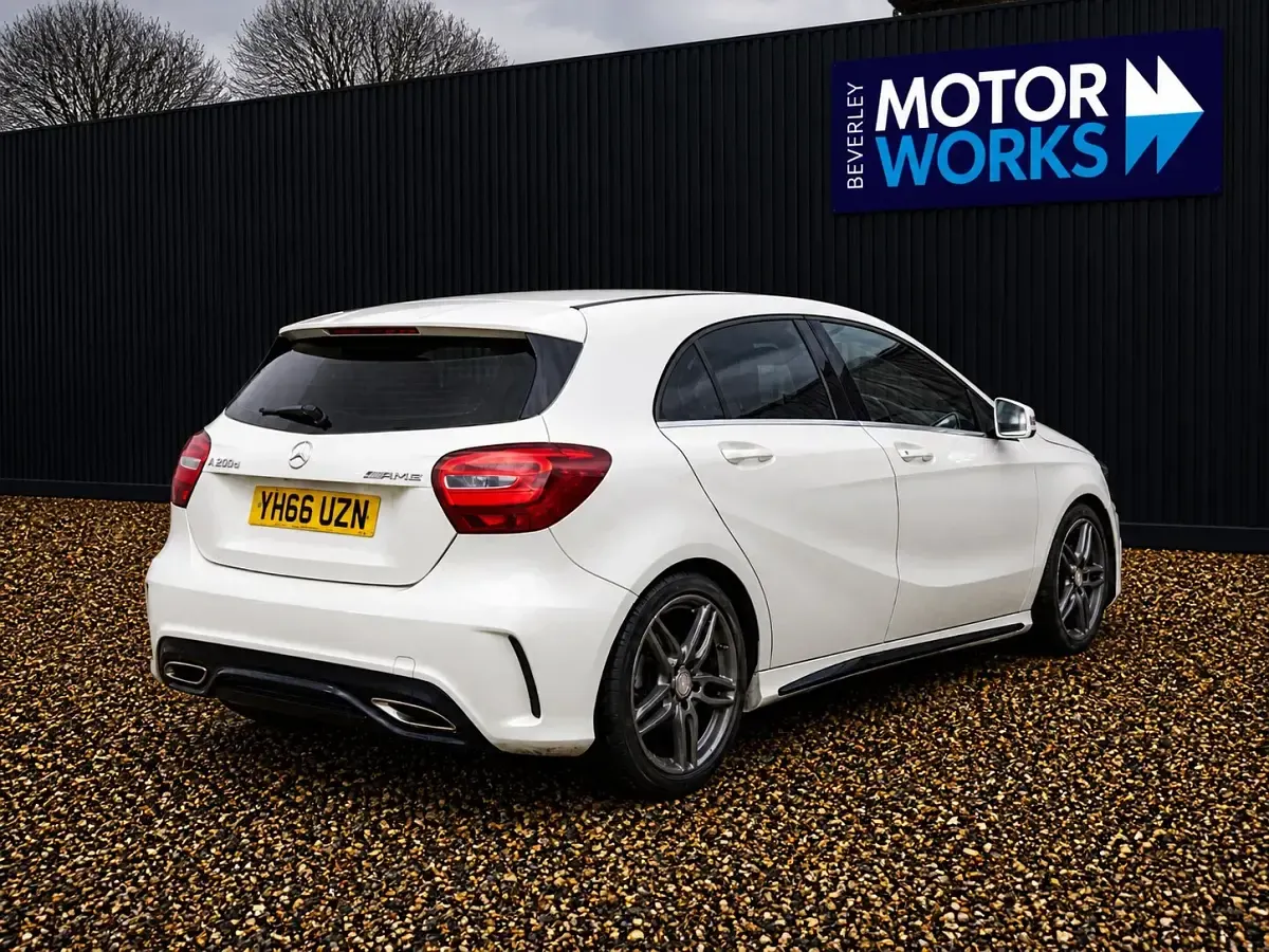 Używany Mercedes A200 AMG line 2016 Biały Hatchback