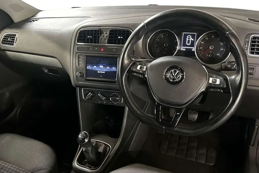 Used VW Polo Edition 88 HP (64 kW) 2017 Grey Hatchback