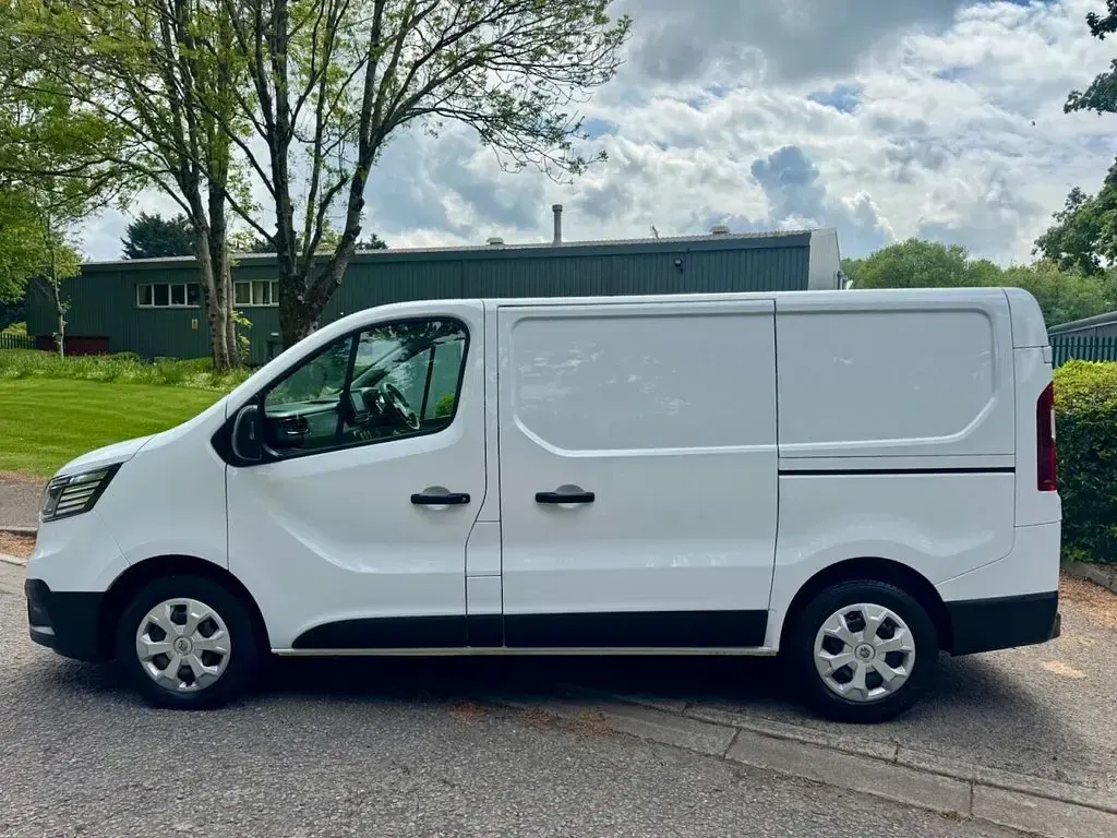 Used Renault Trafic Business 2022 White MPV