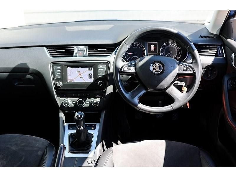 Used Skoda Octavia Elegance 110 HP (80 kW) 2015 Blue Estate