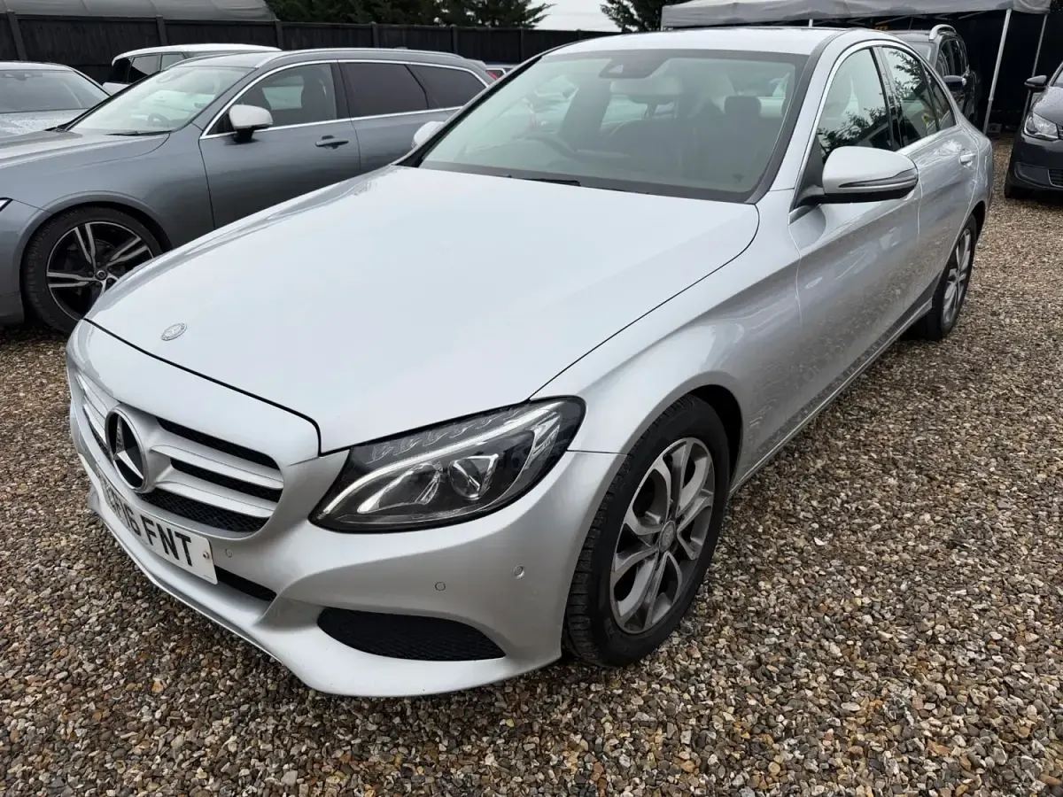 Używany Mercedes C220 170 KM (125 kW) 2016 Srebrny Sedan/Limuzyna