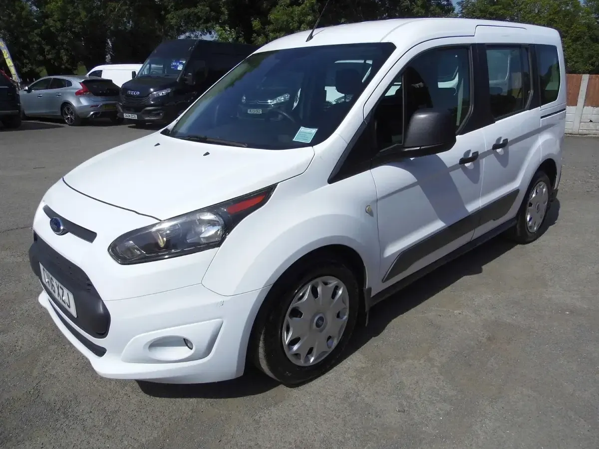 Used Ford Tourneo Connect Zetec 2016 White MPV