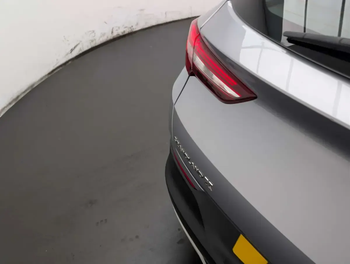 Second-hand Vauxhall Grandland X Elite 130 CP (95 kW) 2019 Gri SUV