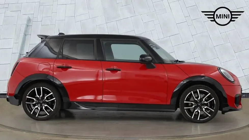 Used Mini Cooper Hatch 154 HP (113 kW) 2024 Red Hatchback