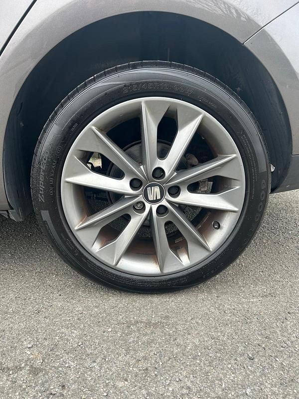 Begagnad Seat Ibiza ST I-Tech 2015 Grå Kombi