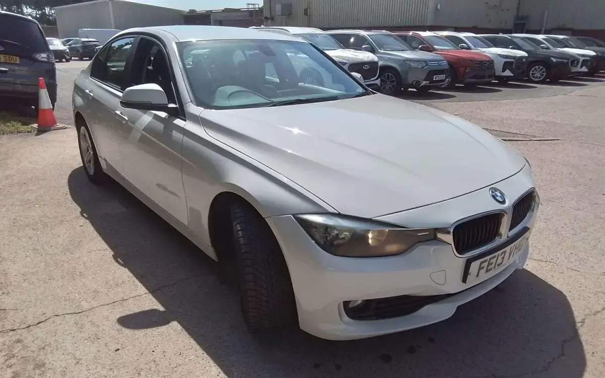Used BMW 316 Performance 2013 White Sedan
