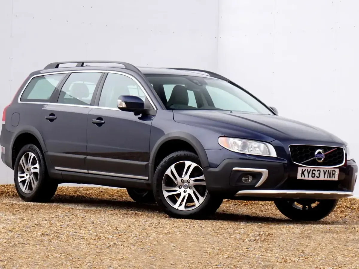 Used Volvo XC70 SE 163 HP (119 kW) 2013 Blue Estate