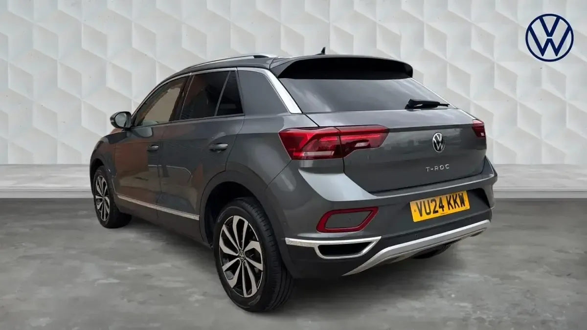 Usado VW T-Roc Style 115 HP (84 kW) 2024 Cinzento SUV