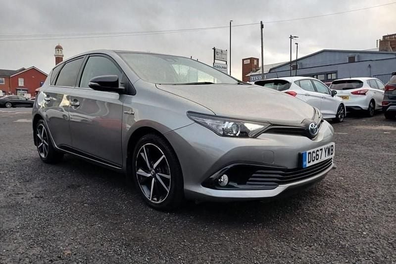 Used 2017 Toyota Auris Hybrid | £11,995 (Fair price) - Image 1/1