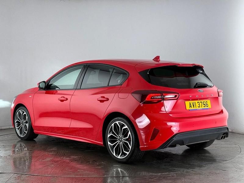 Used Ford Focus ST-Line X 155 HP (114 kW) 2024 Red Hatchback