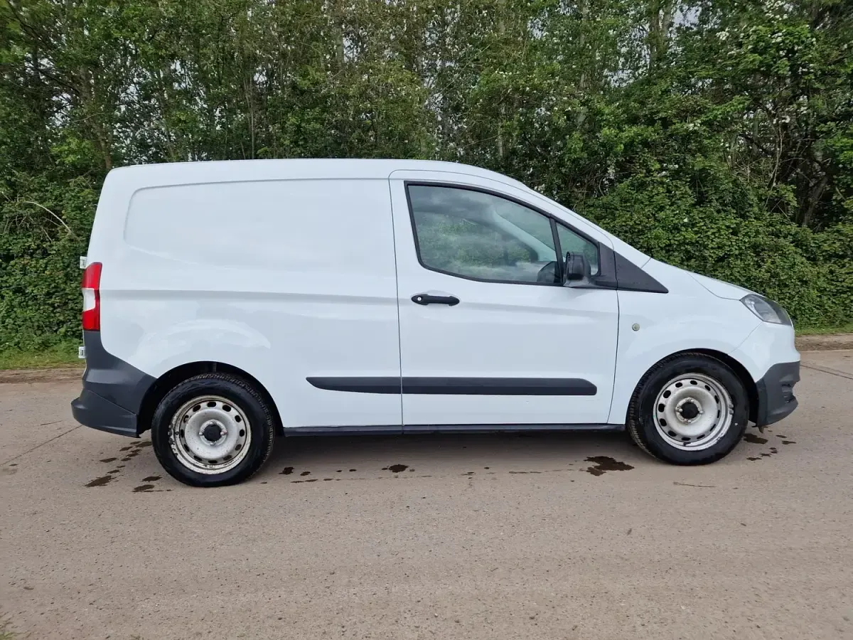 Used Ford Transit 74 HP (54 kW) 2017 White Van