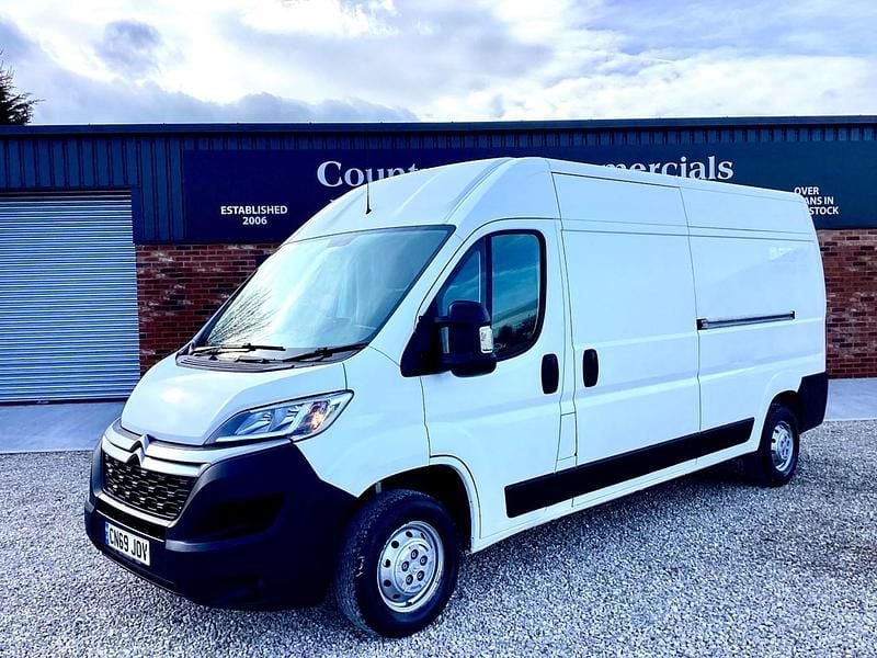 Used Citroën Relay 140 HP (102 kW) 2019 White Van