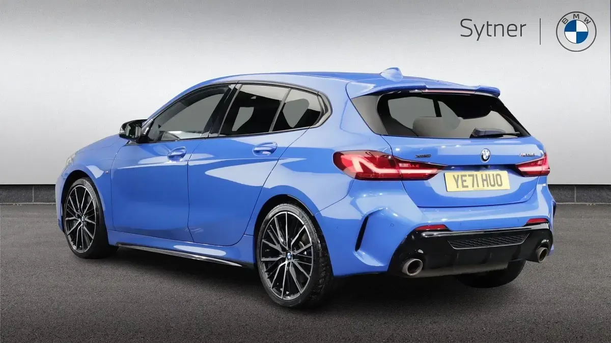 Używany BMW M135 Comfort Edition 306 KM (225 kW) 2021 Niebieski Hatchback