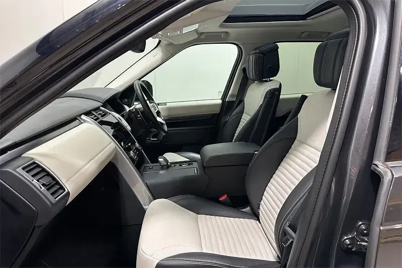 Used Land Rover Discovery 345 HP (253 kW) 2025 Grey SUV