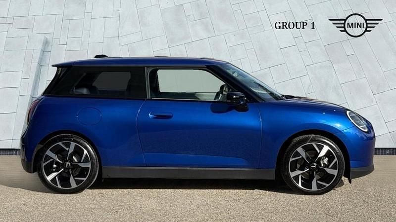 Used Mini Cooper SE Hatch 158 kW (215 HP) 2025 Blue Hatchback