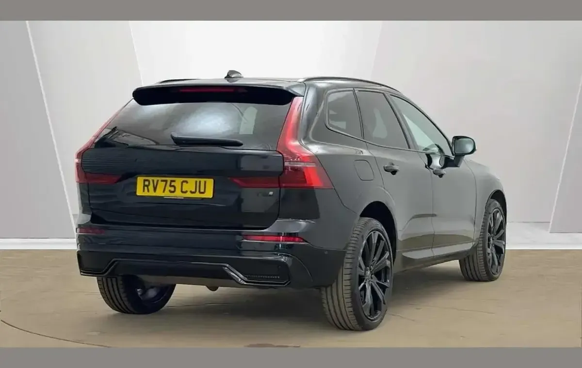 Used Volvo XC60 Plus 344 HP (253 kW) 2025 Black SUV