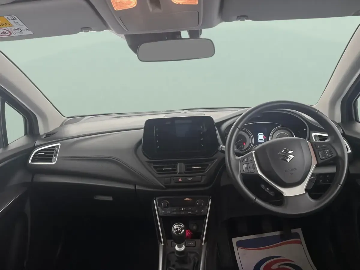 Usado Suzuki SX4 S-Cross 2023 Plateado SUV