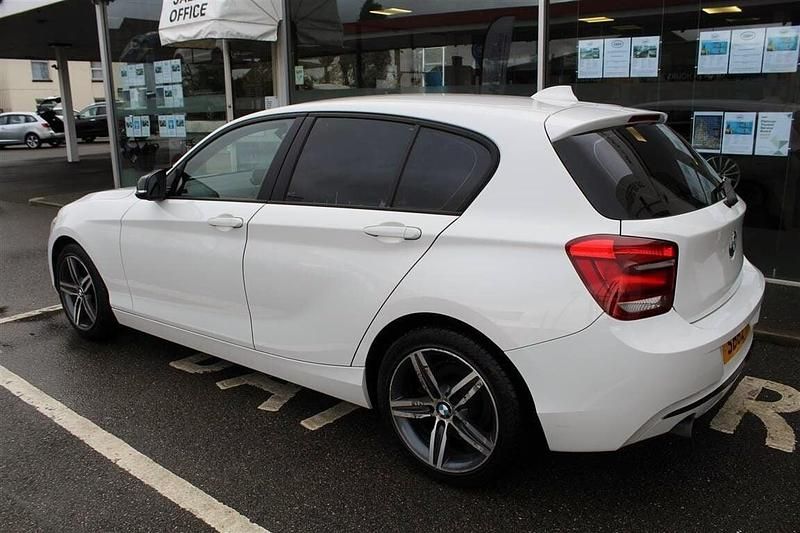 Used BMW 116 Sport Line 2012 White Hatchback