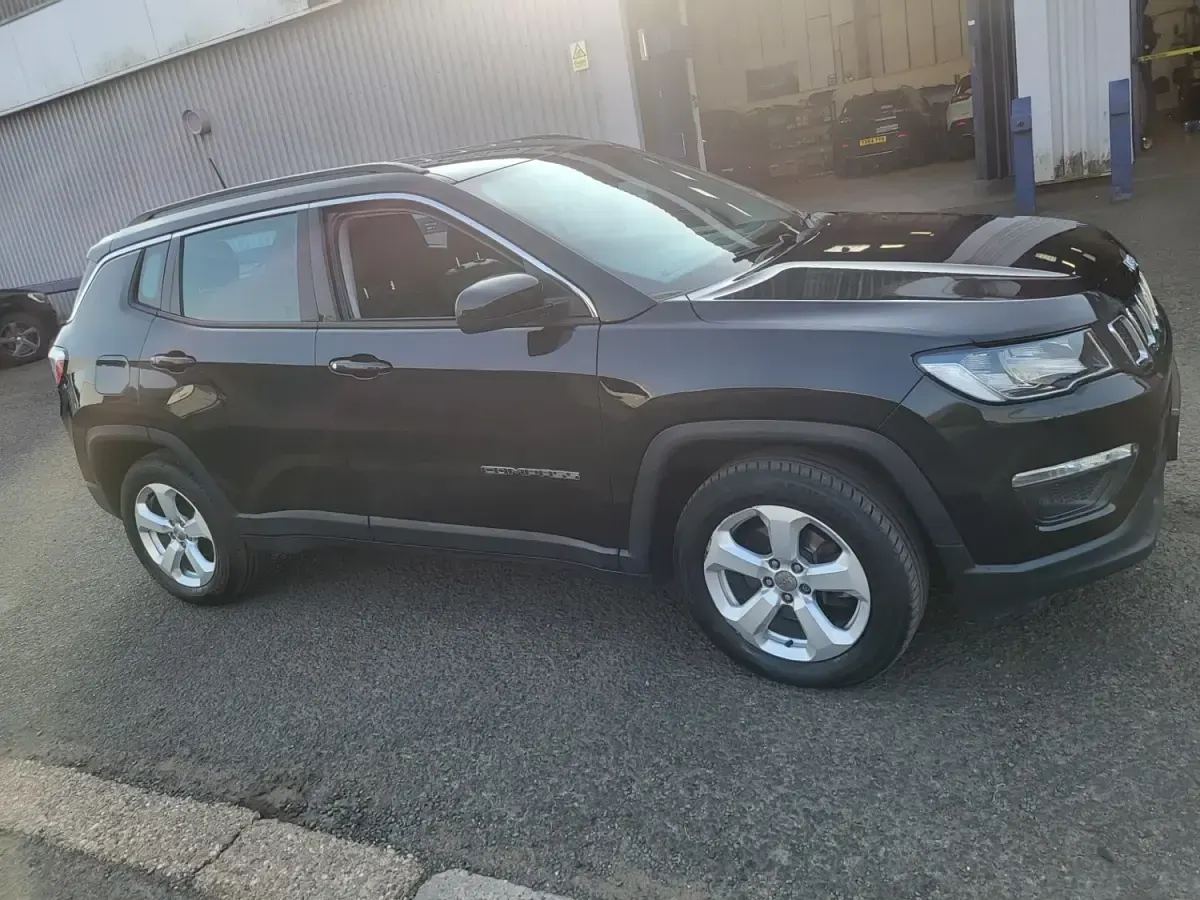 Usado Jeep Compass Longitude 120 CV (88 kW) 2019 Negro SUV