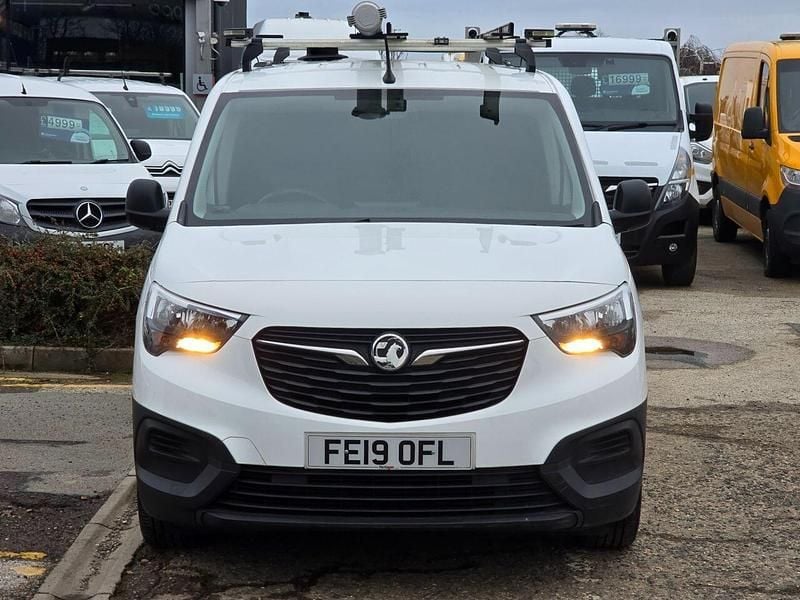 Used Vauxhall Combo Edition 100 HP (73 kW) 2019 White Van