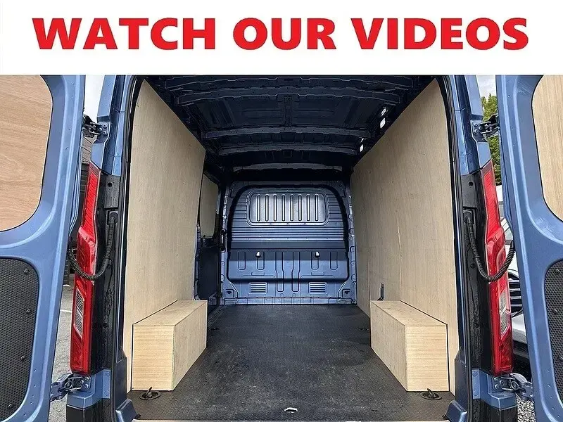 Used Maxus V90 163 HP (119 kW) 2023 Blue Van