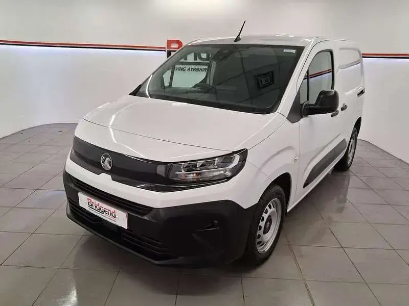 Used Vauxhall Combo S 100 HP (73 kW) 2025 White Van