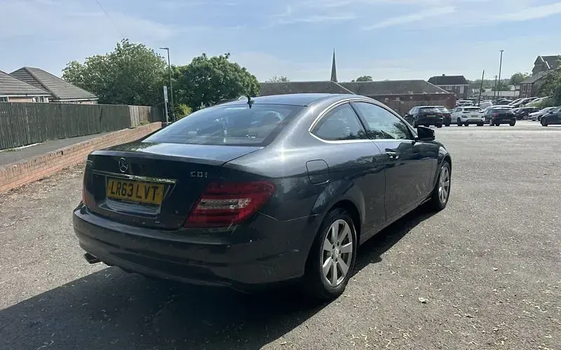 Używany Mercedes C220 Executive 170 KM (125 kW) 2012 Szary Coupe