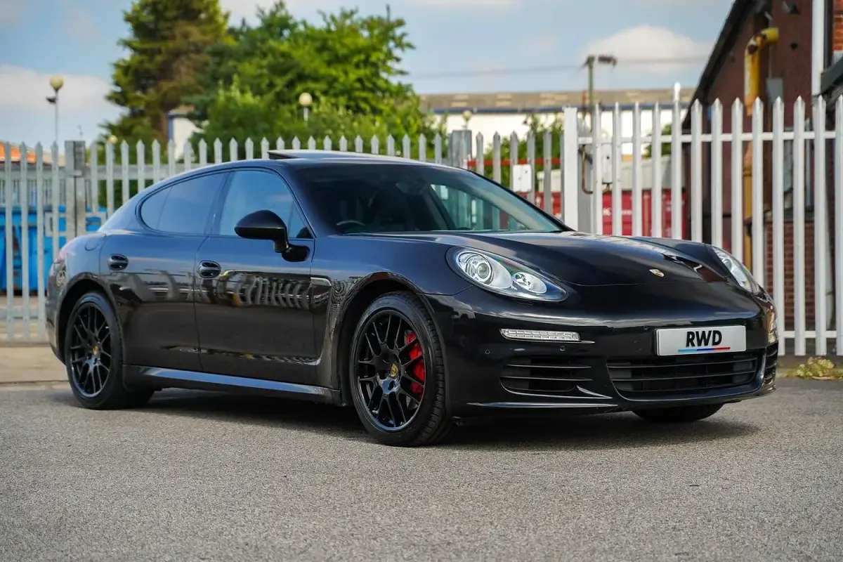 Used Porsche Panamera 300 HP (220 kW) 2014 Black Hatchback