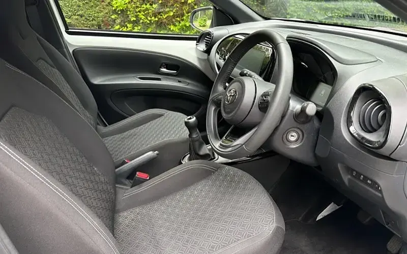 Used Toyota Aygo X 72 HP (52 kW) 2024 White SUV