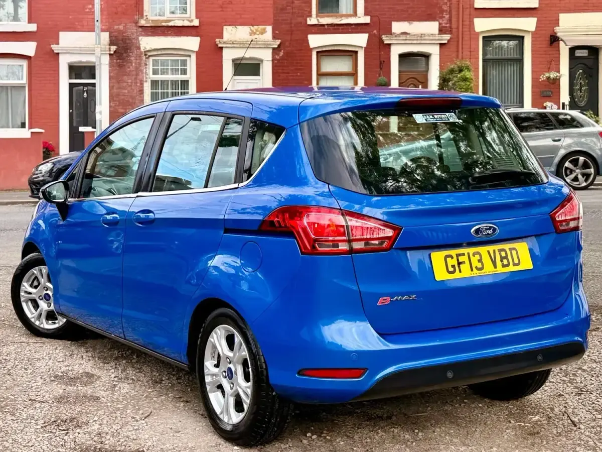 Used Ford B-MAX Zetec 105 HP (77 kW) 2013 Blue MPV