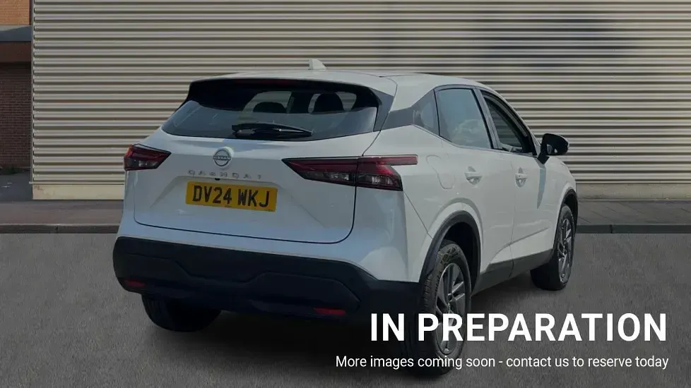 Used Nissan Qashqai Acenta Premium 158 HP (116 kW) 2024 White SUV