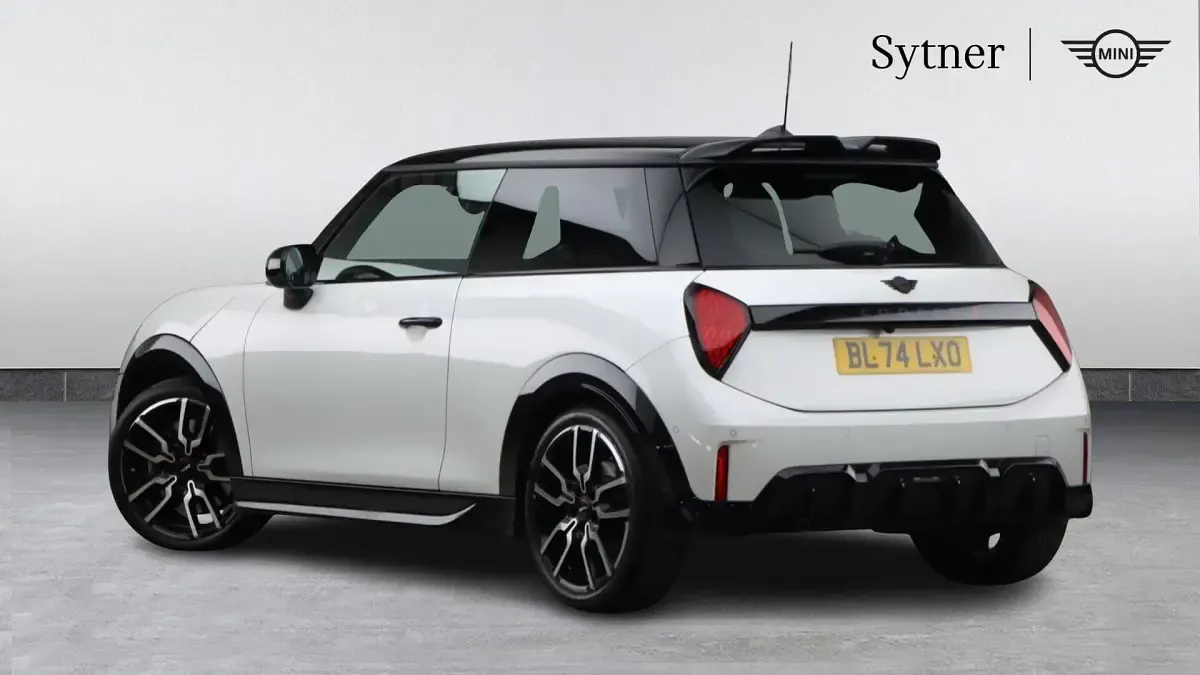 Used Mini Cooper S Hatch 201 HP (147 kW) 2024 White Hatchback