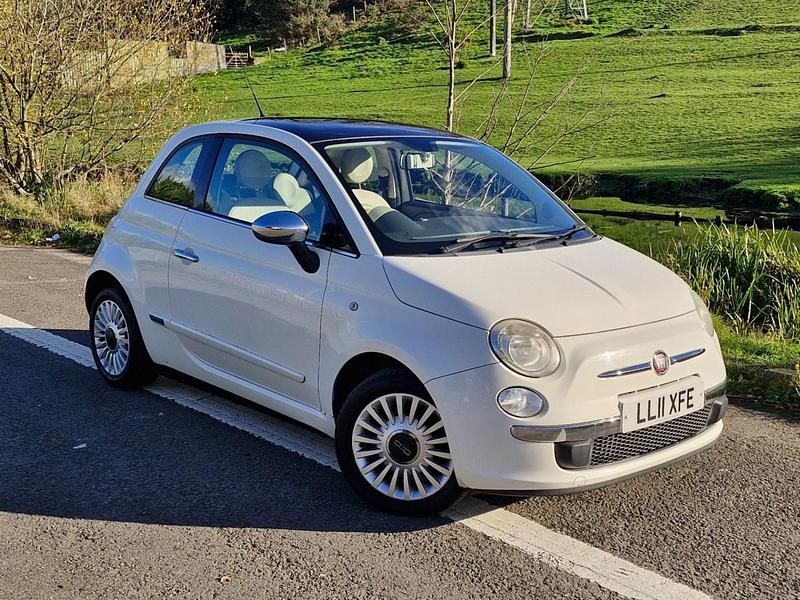 White Used 2011 Fiat 500 Lounge Hatchback | £1,995 (Good price) - Image 1/4