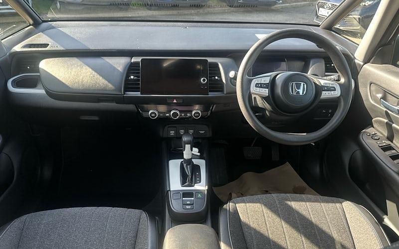 Used Honda Jazz Hybrid 109 HP (80 kW) 2023 White Hatchback