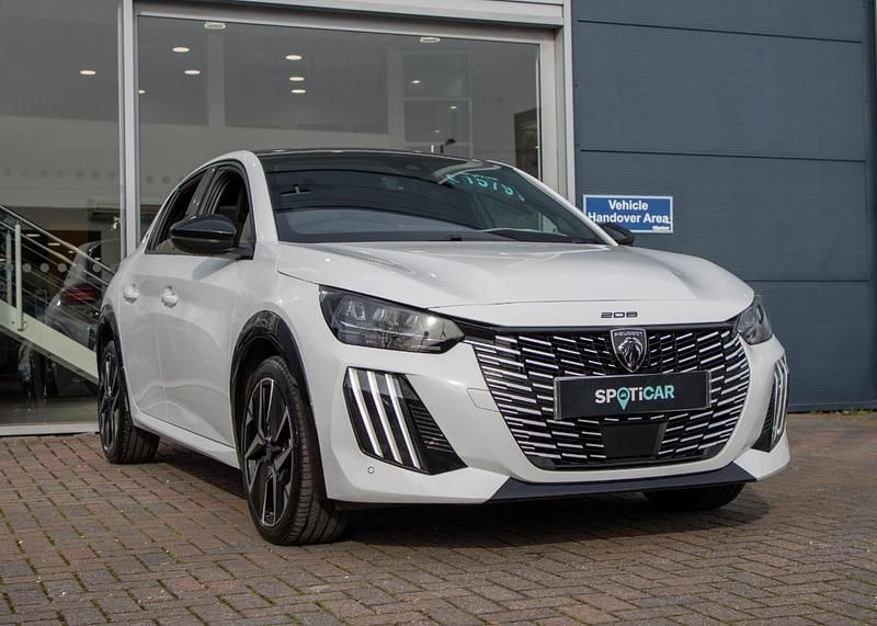 Used Peugeot 208 GT 99 HP (72 kW) 2024 White Hatchback