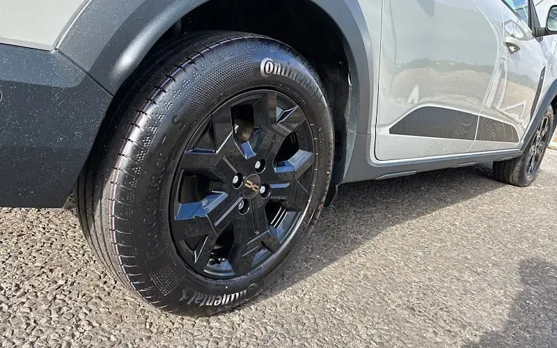 New Dacia Jogger Expression 158 HP (116 kW) 2026 Brown MPV