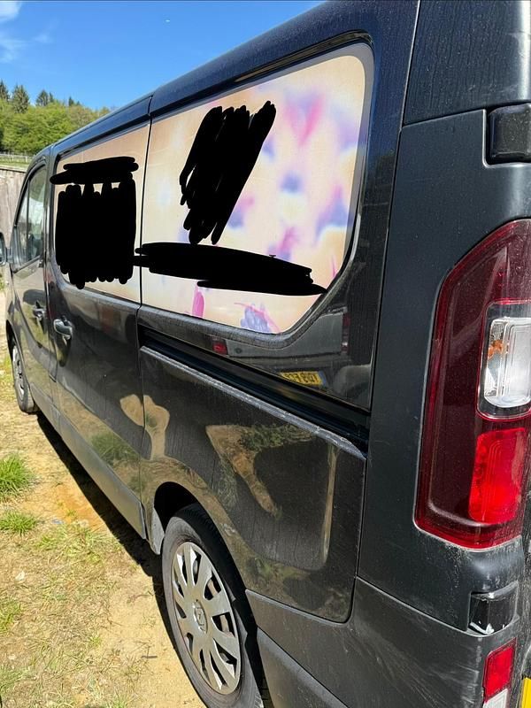 Używany Renault Trafic Business 2017 Czarny Minivan