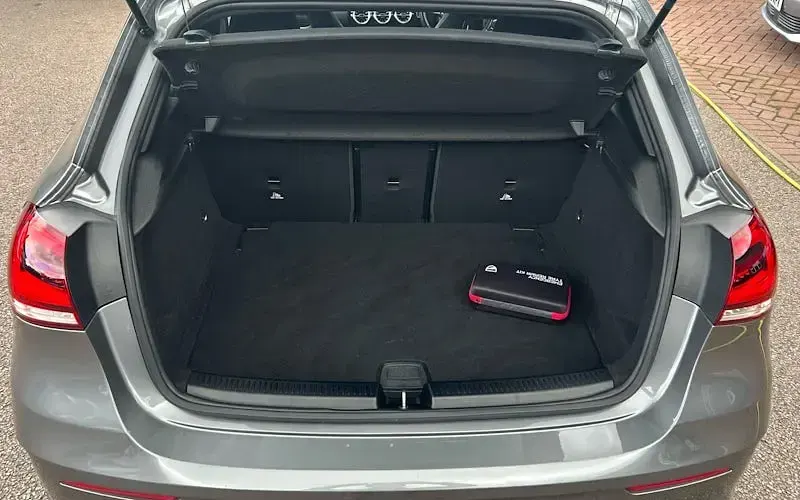 Usado Mercedes A35 AMG Premium 306 HP (225 kW) 2021 Cinzento Citadino
