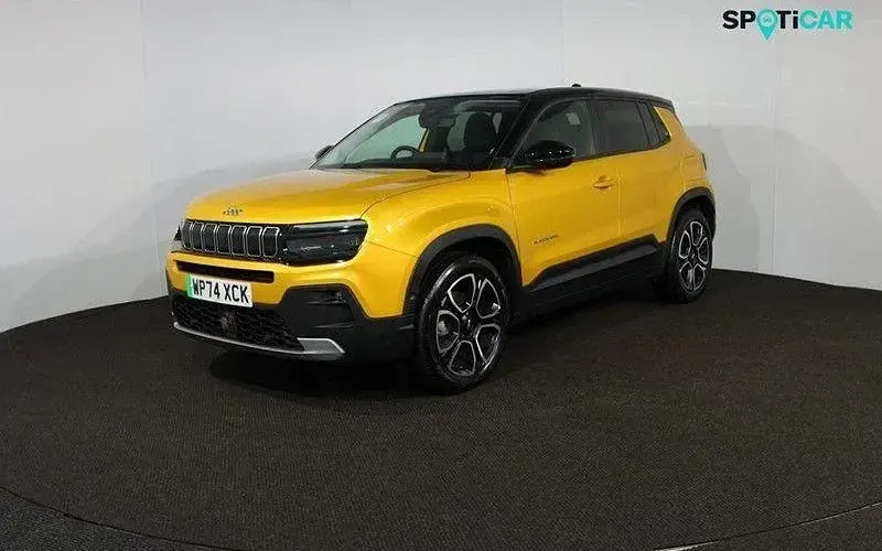 Begagnad Jeep Avenger Summit 114 kW (156 HK) 2024 Gul SUV